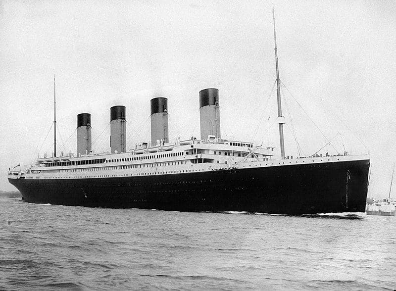 800px RMS Titanic 3