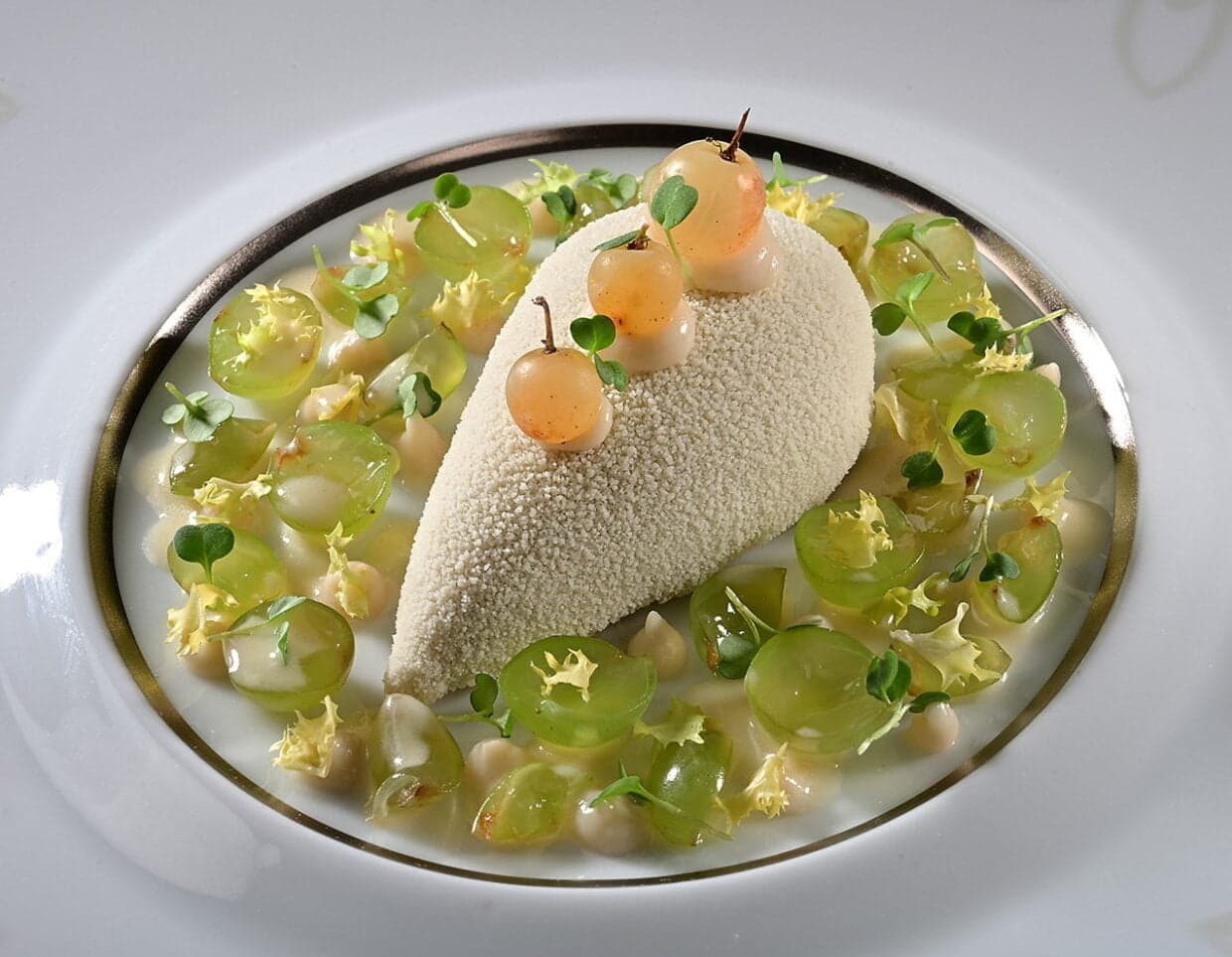 Restaurant de lHotel de Ville2