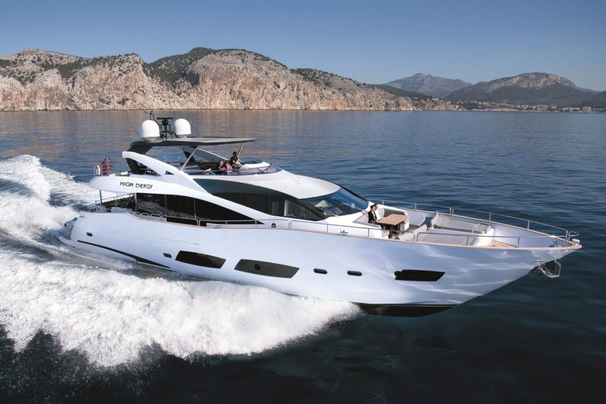 Sunseeker 88 Yacht2