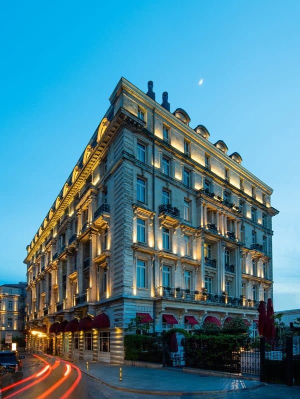 Hotel Exterior 1