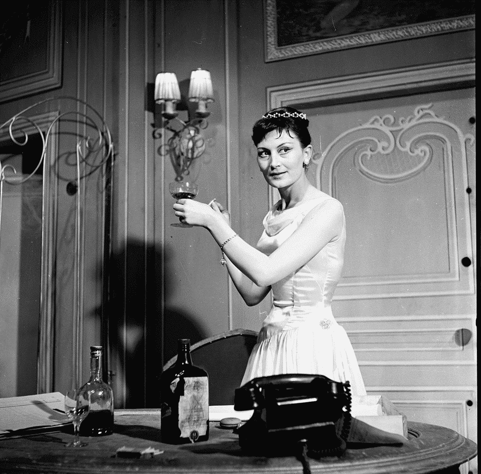 Yıldız Kenter’in Hayatı Belgesel Oluyor: “Caniko”