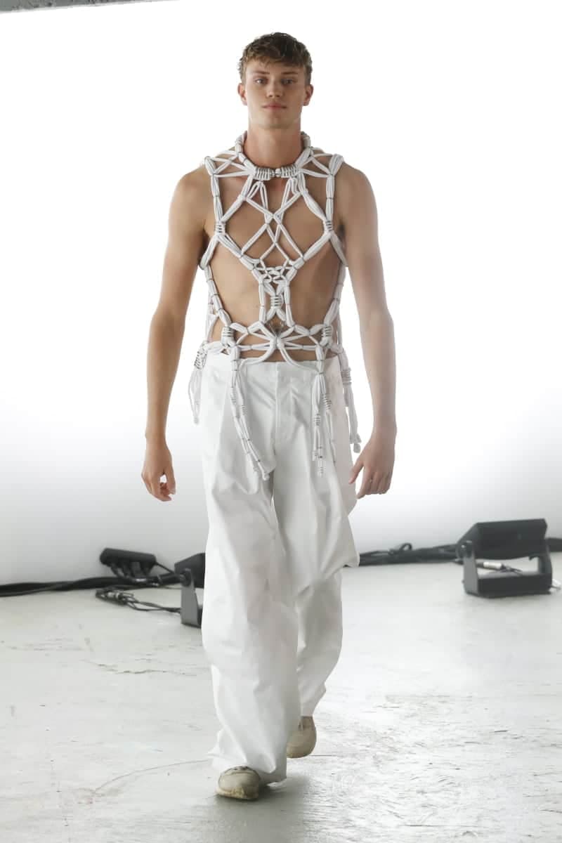 look0002