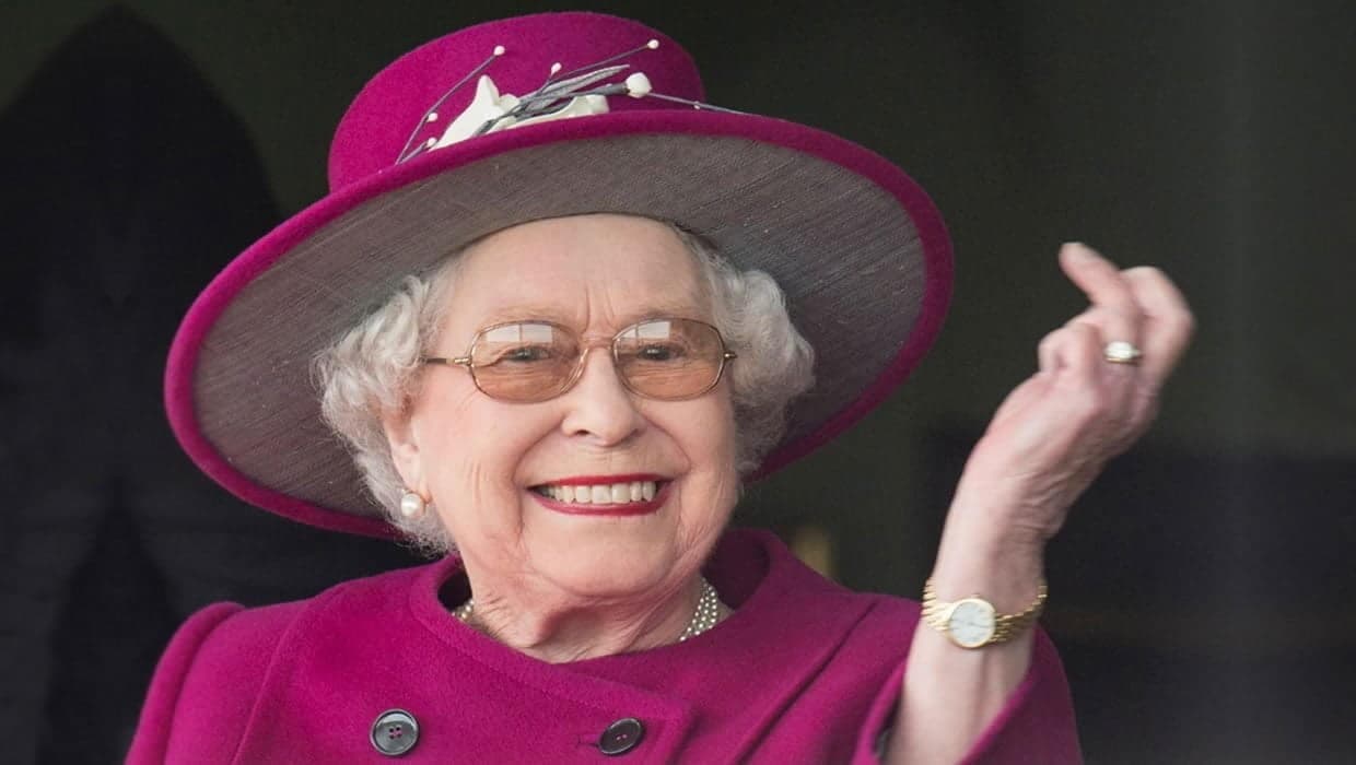 Kraliçe’yi Saatleriyle Anmak…