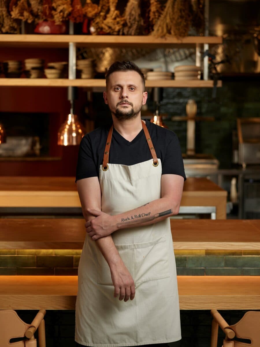 Fatih Tutak'ın yönetimindeki TURK, Michelin Guide Istanbul'da 2 Michelin yıldızı alan tek Türk restoranı oldu.