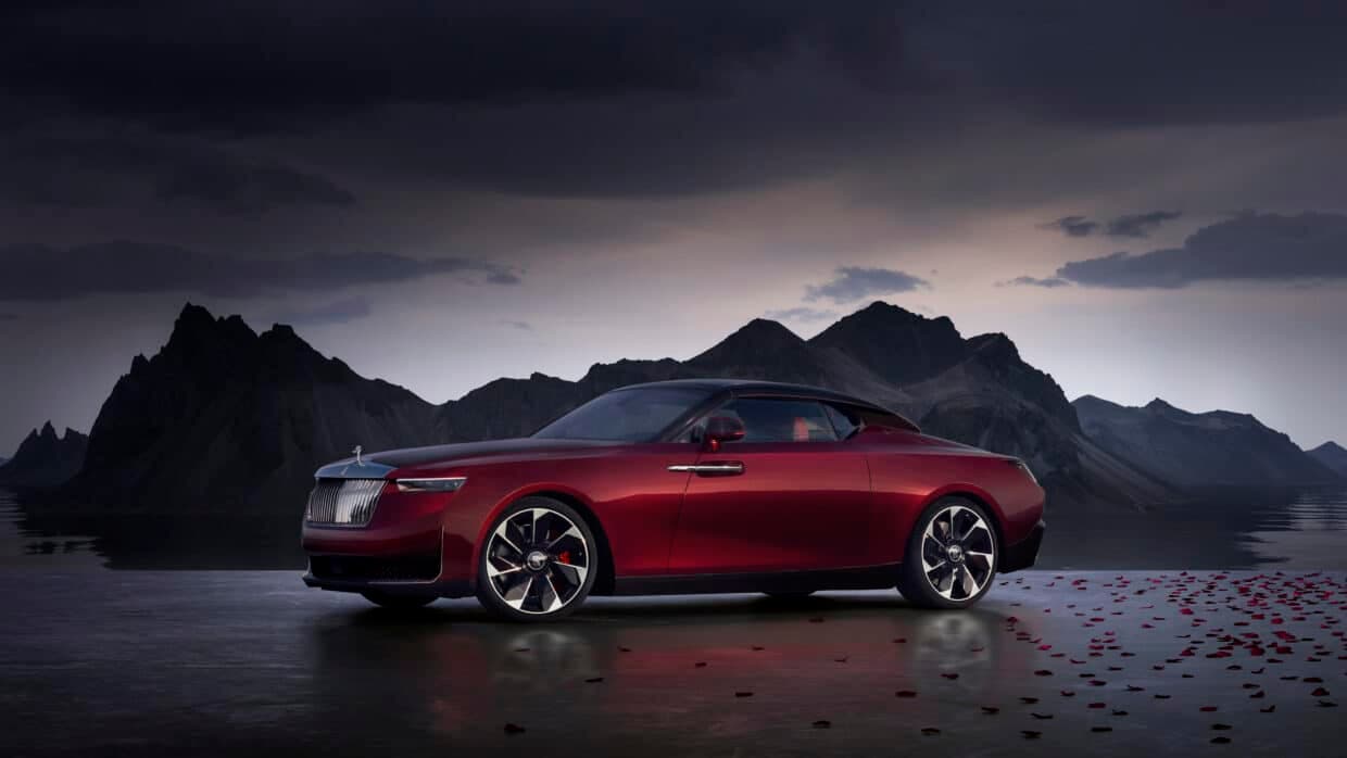 1692601399 P90519237 highRes