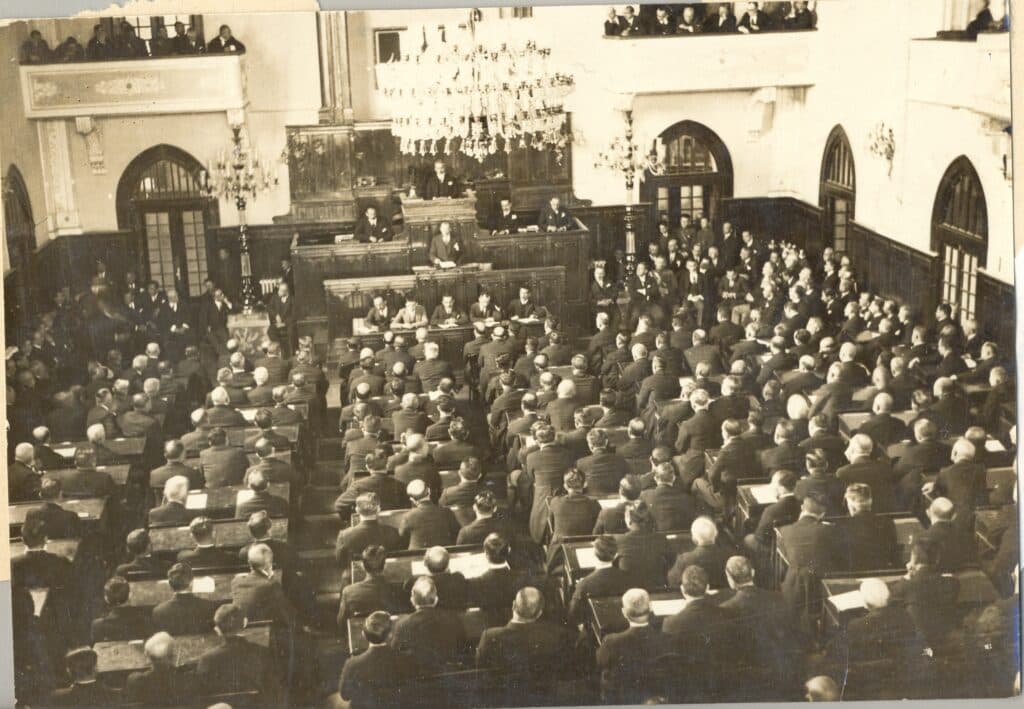 Atatürk’ün Yolumuza Işık Tutan Sözleri