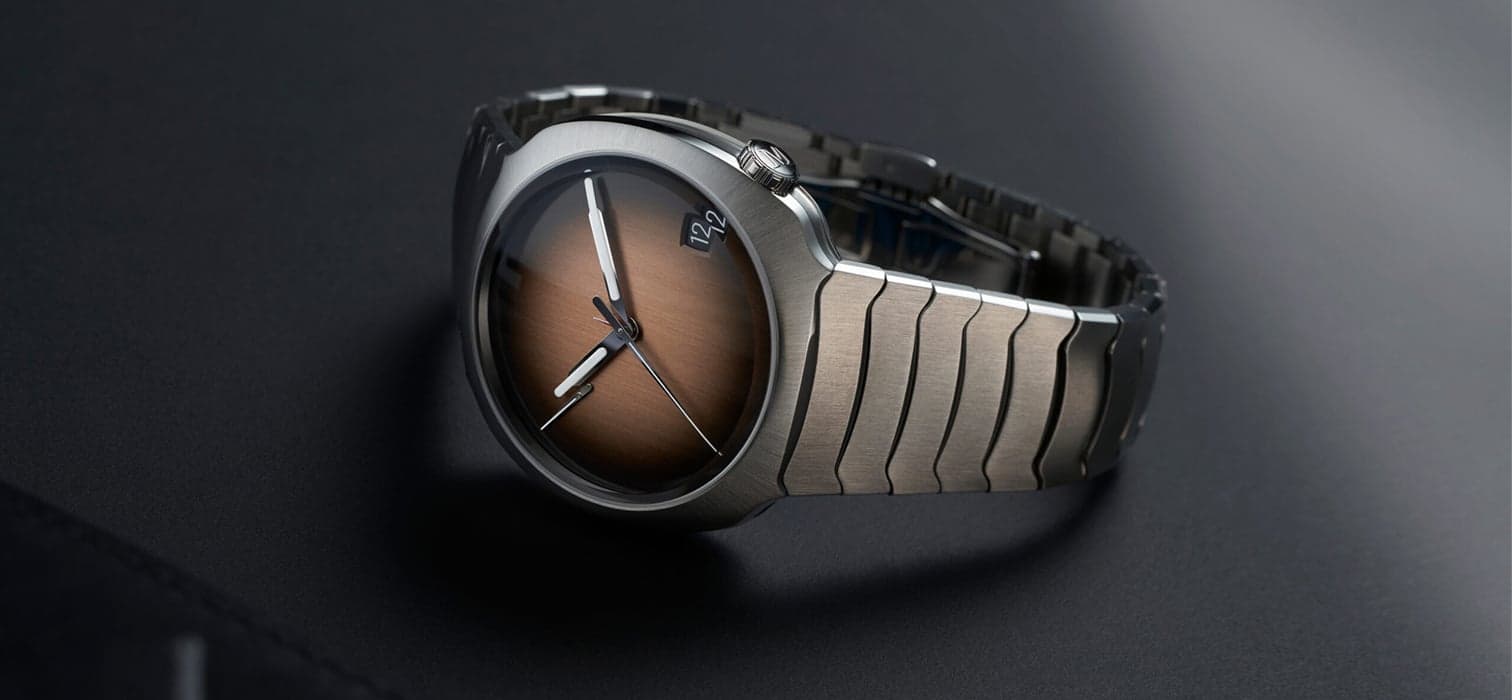 Daimi Sadelik: H. Moser & Cie. Streamliner Perpetual Calendar Concept Smoked Salmon