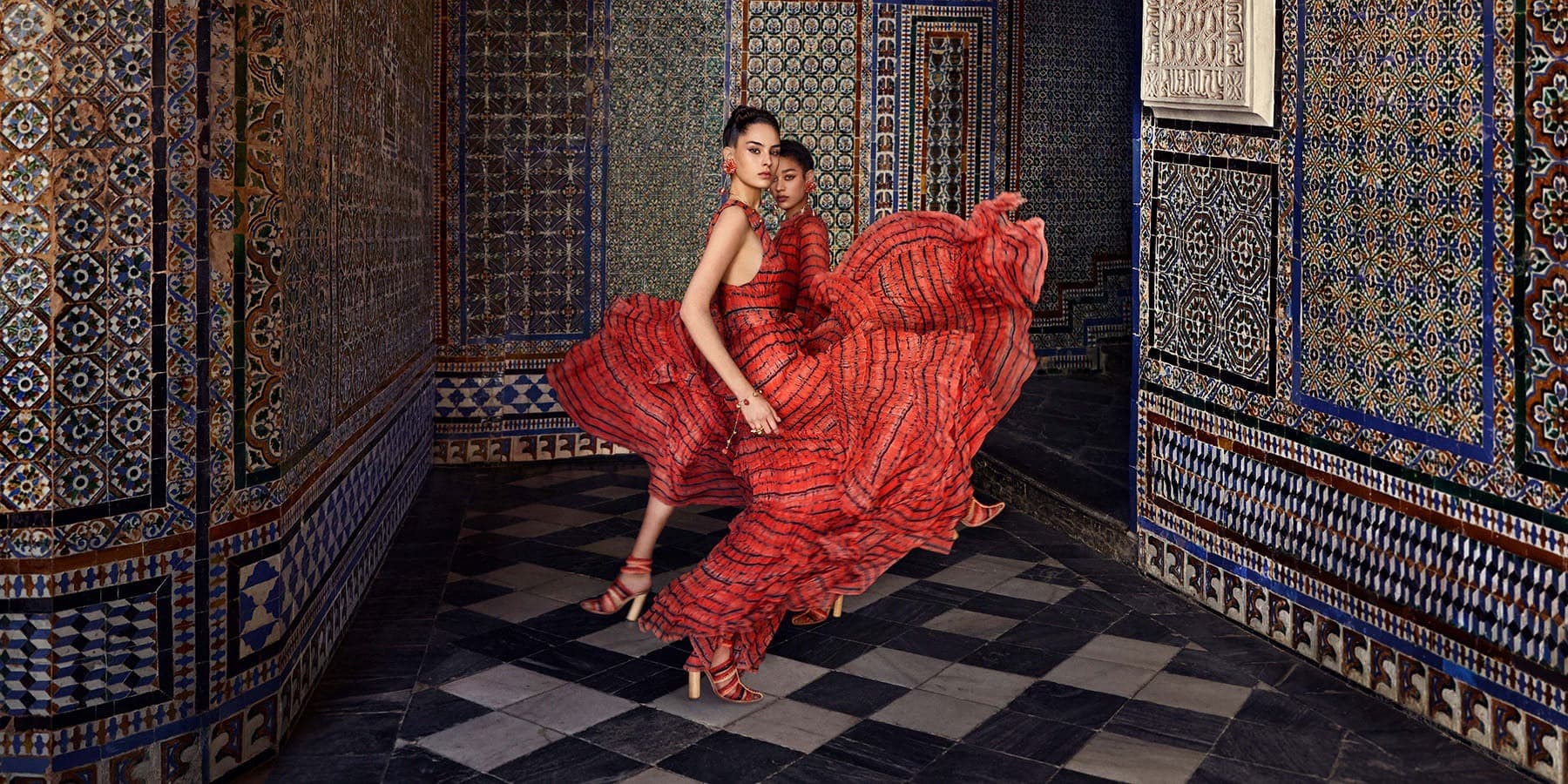 gece elbisesi trendleri 2024 03