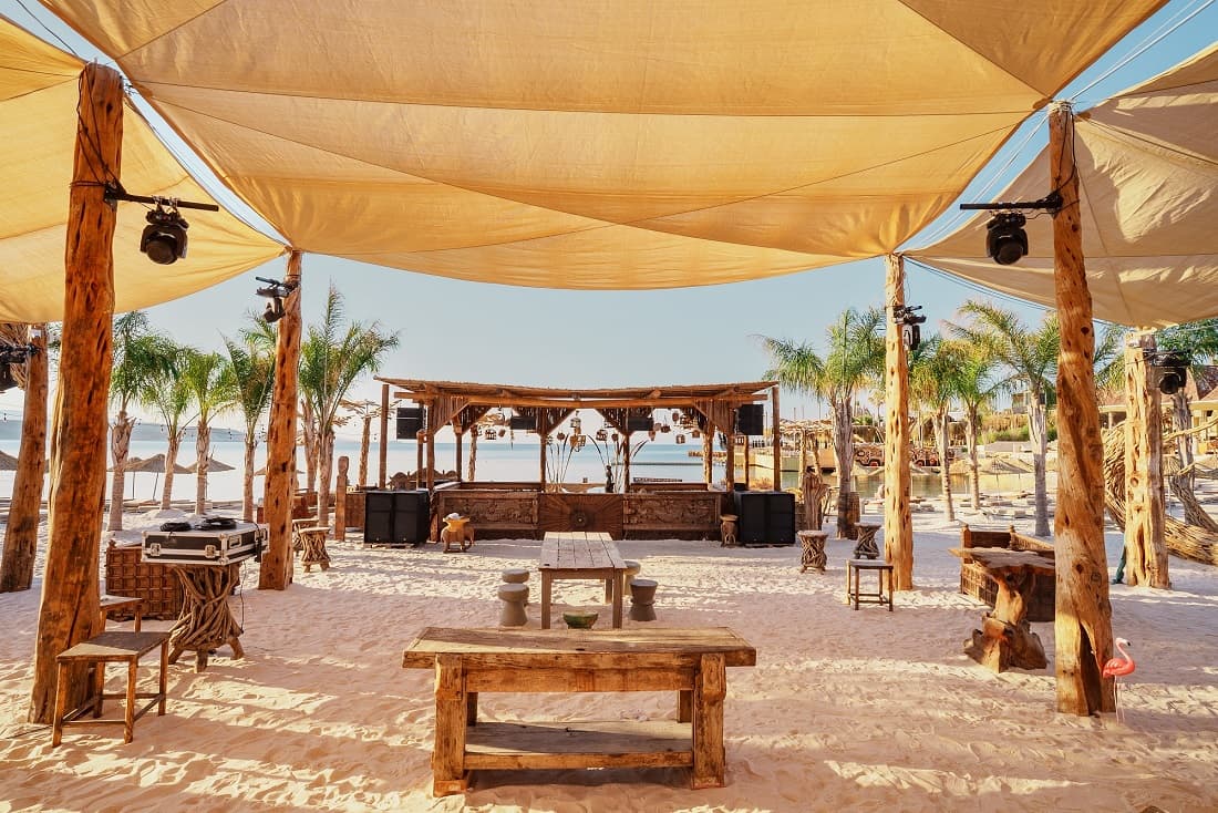 En Iyi Alacati Mekanlari