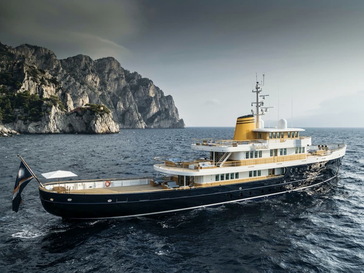 Explorer tekne turquoise blue