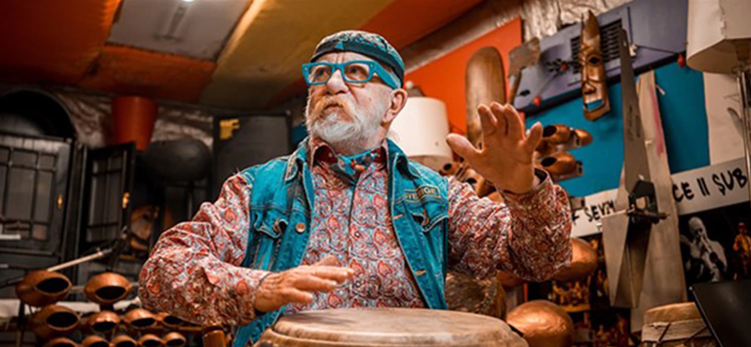 Okay Temiz ile Sıcak Bir Cumartesi Akşamüzerinde…