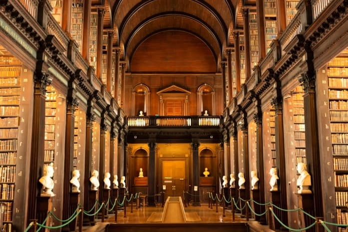 trinity koleji kutuphanesi