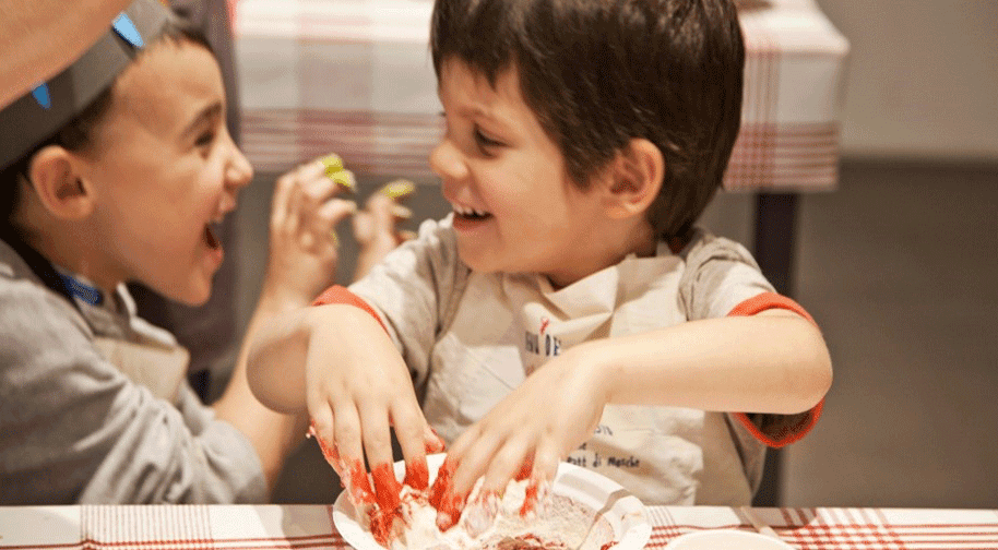 minikeller pizza pisiriyor