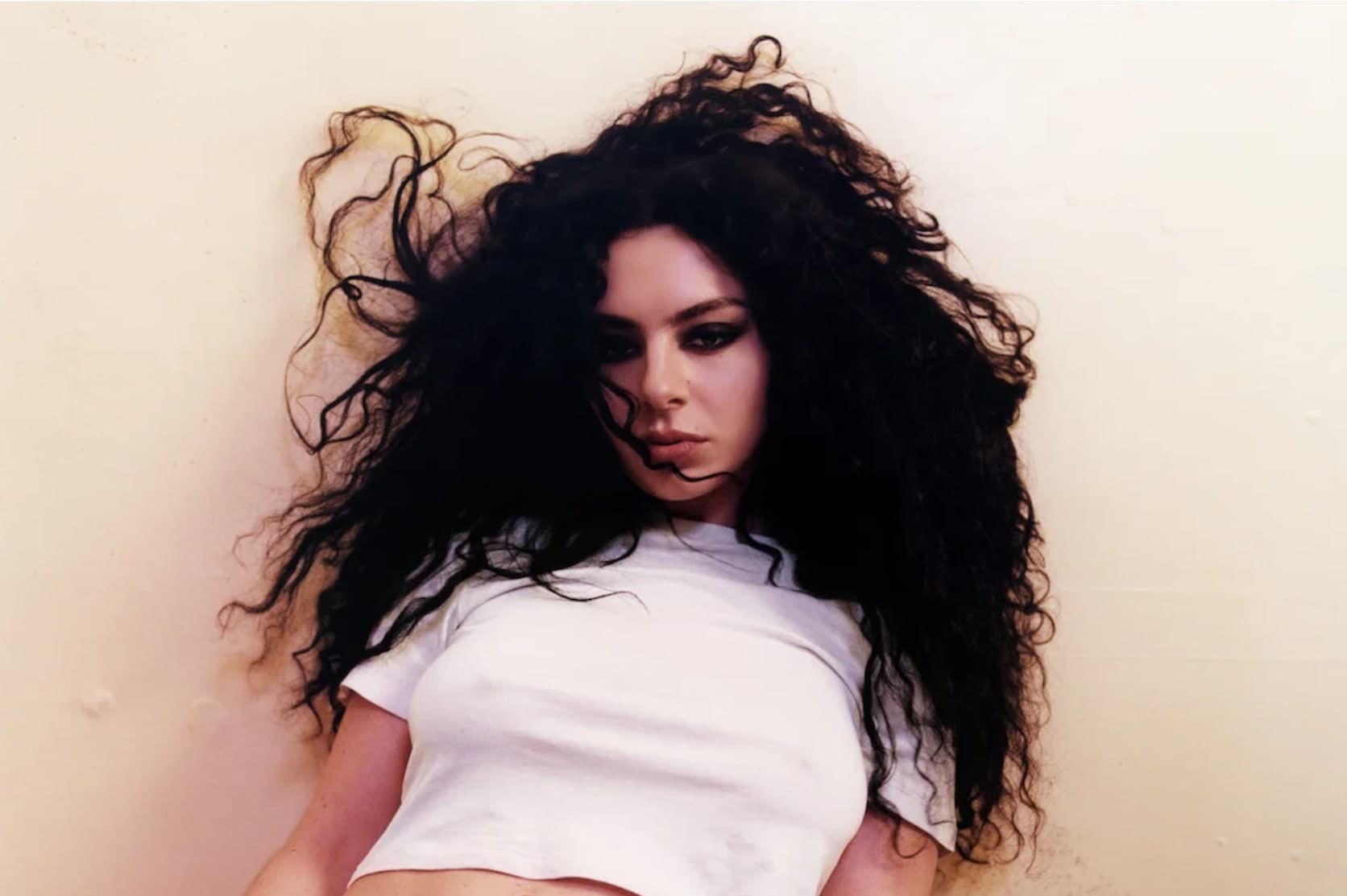 grammy 2025 charli xcx