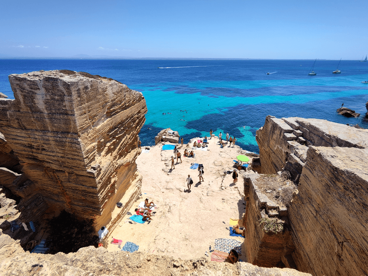 Where Do Italians Go on Vacation?