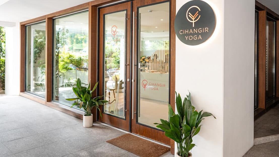 macka studyo dis 6756f07d80f46 edited