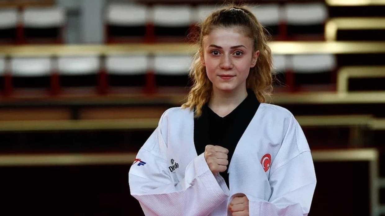 Merve Dinçel Kavurat, Tarihe Geçmiş Türk Kadın Sporcular
