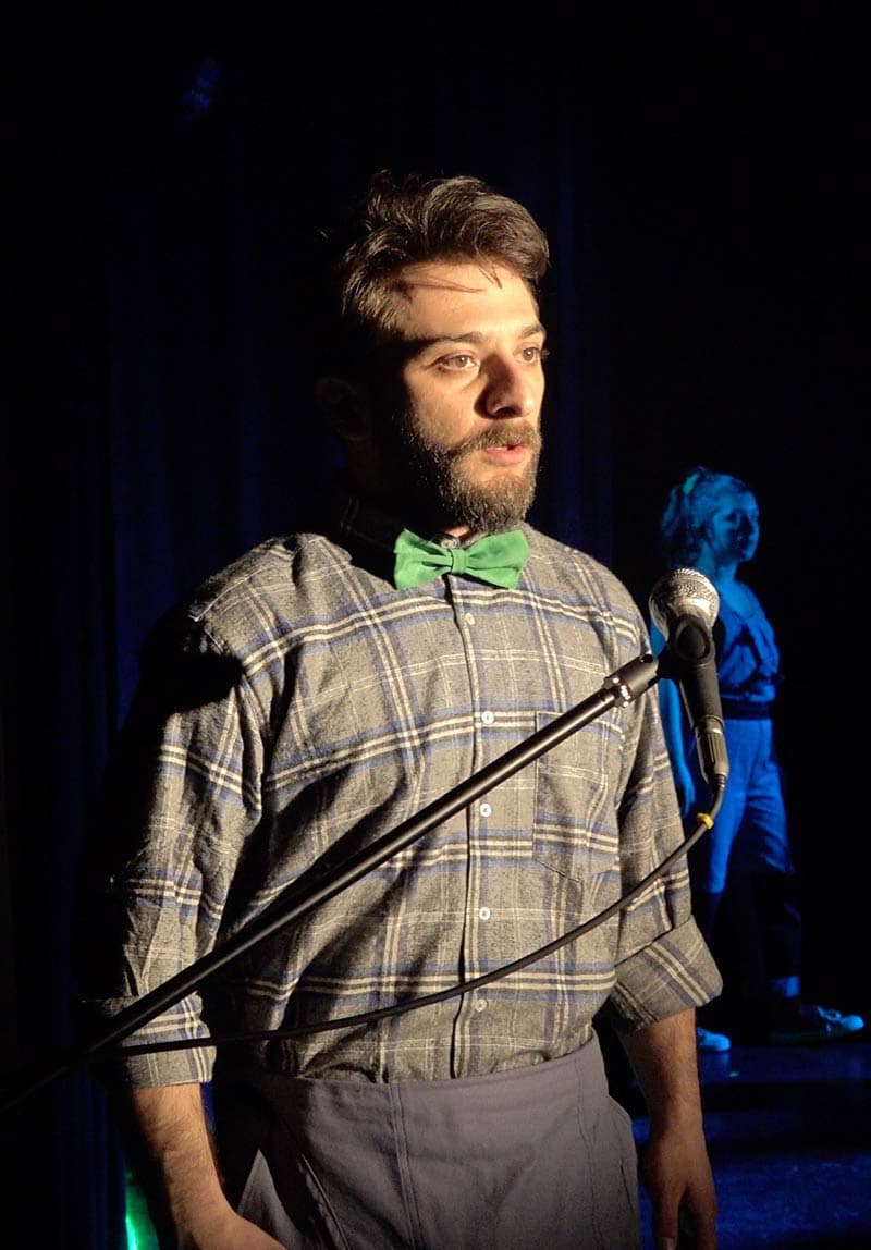 tiyatro oyunlari neredeyse esittir