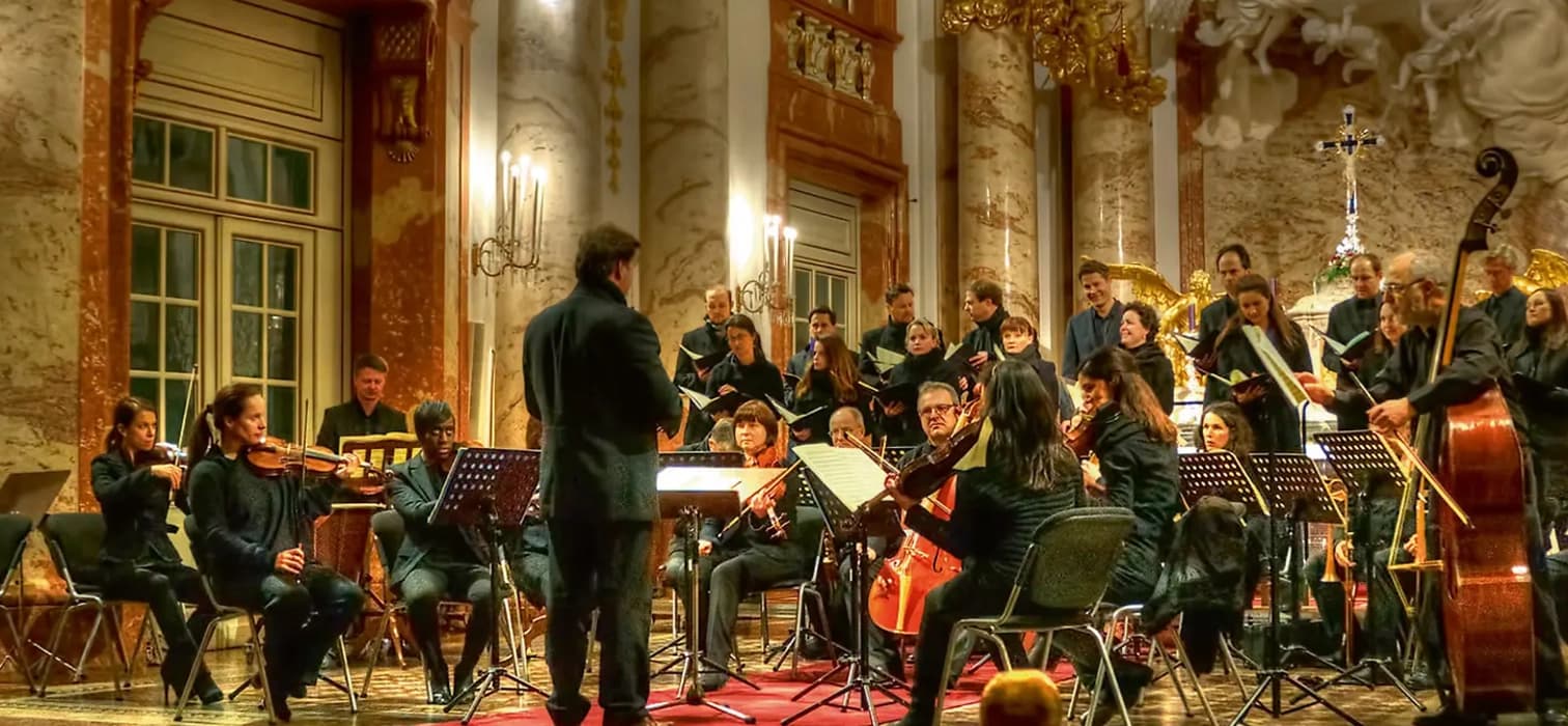 İstanbul’da Yeni Yıl Ritüeli: Tarihi Kiliselerin Yılbaşı Konserleri