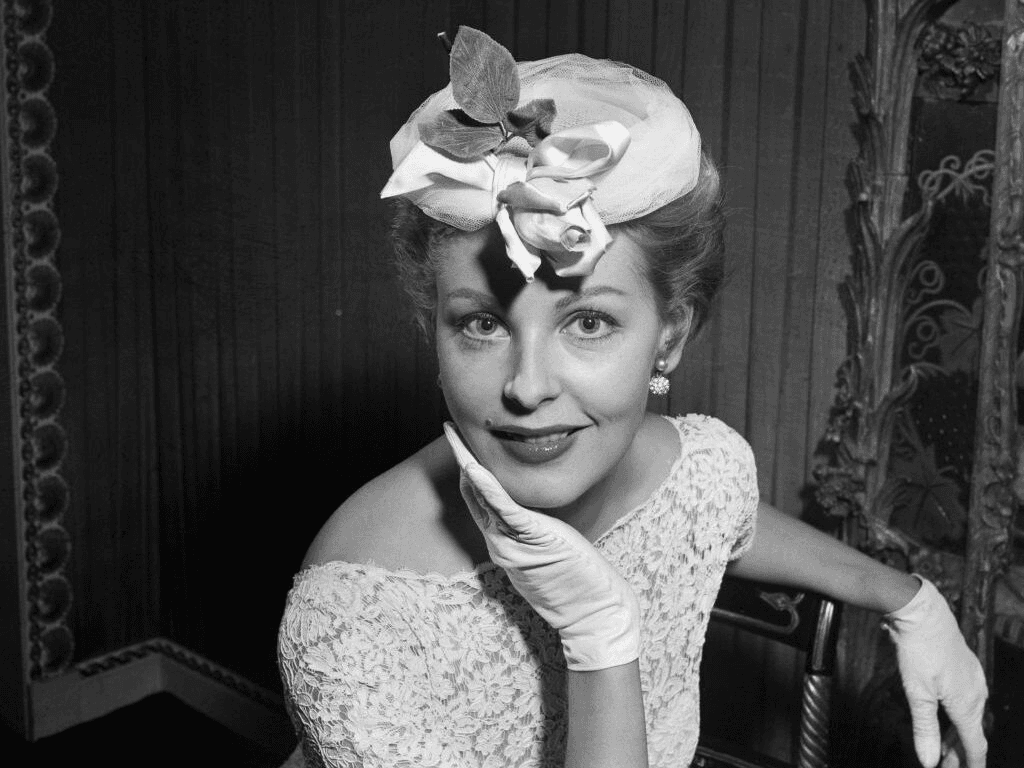 Lace’s New Interpretation: Feminine Details in Modern Silhouettes