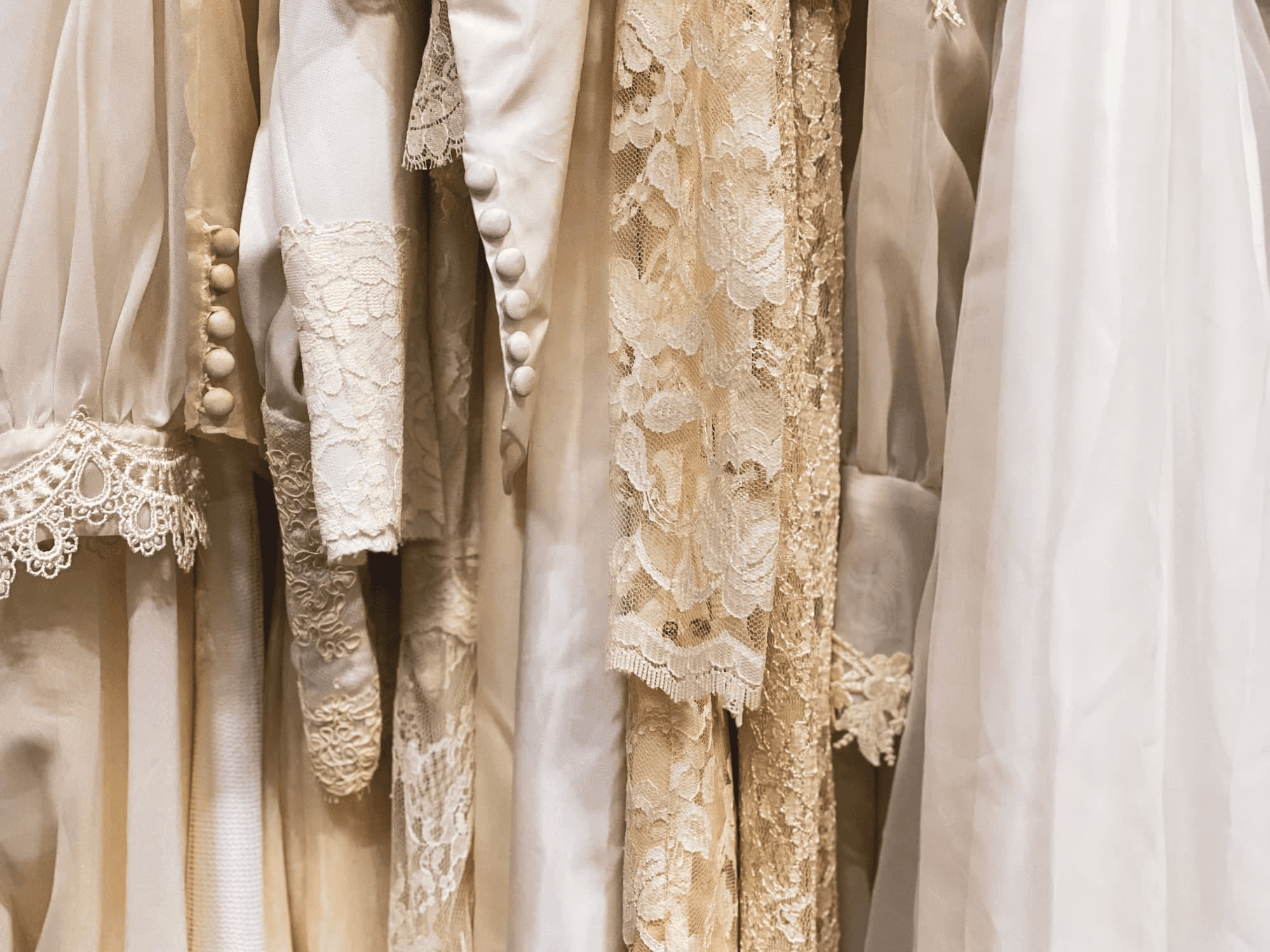 Lace’s New Interpretation: Feminine Details in Modern Silhouettes