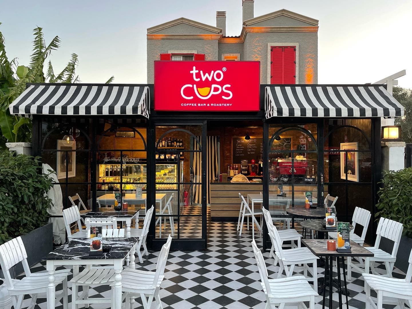 Two Cups, İzmir'in En İyi Kahvecileri