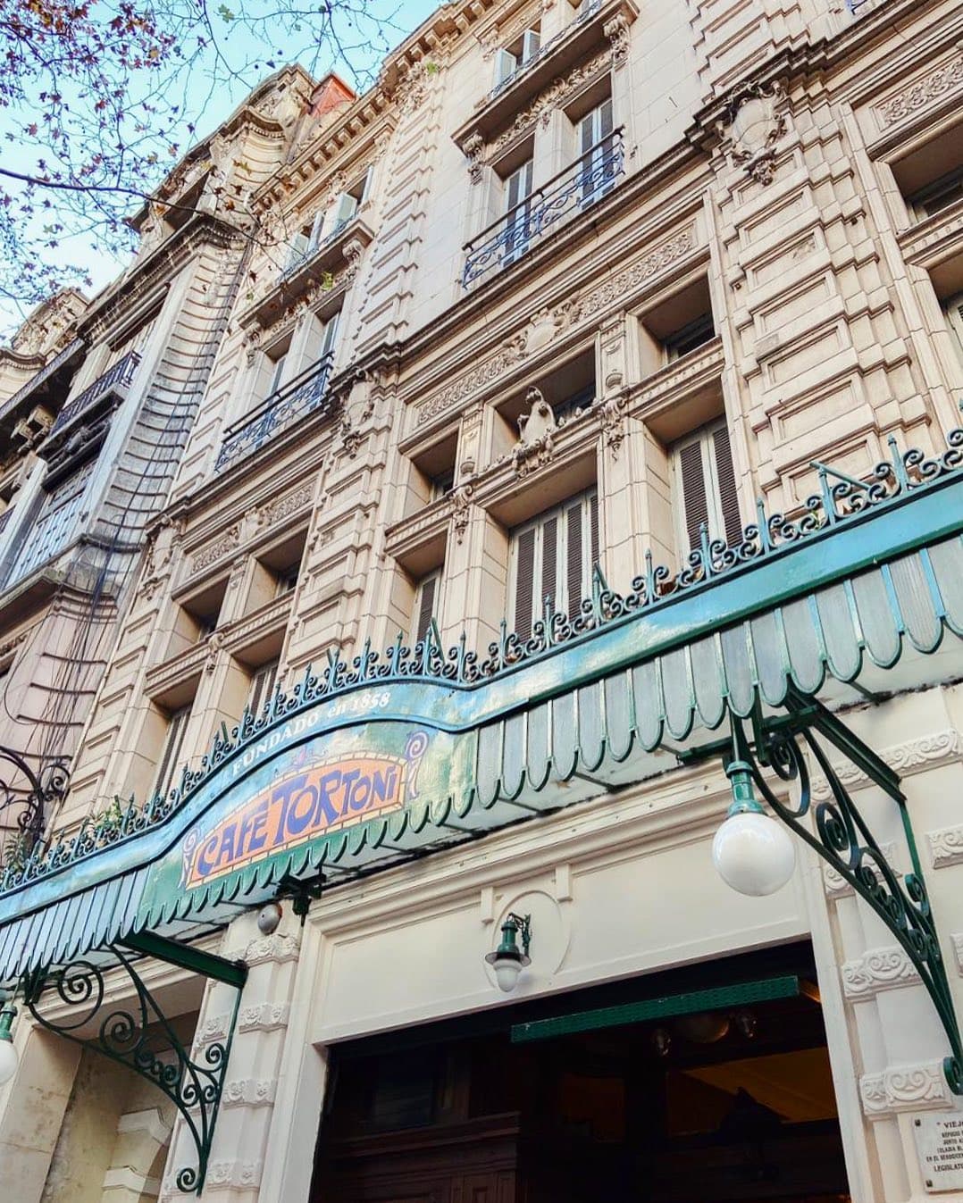 dunyanin en eski kafeleri Cafe Tortoni 2