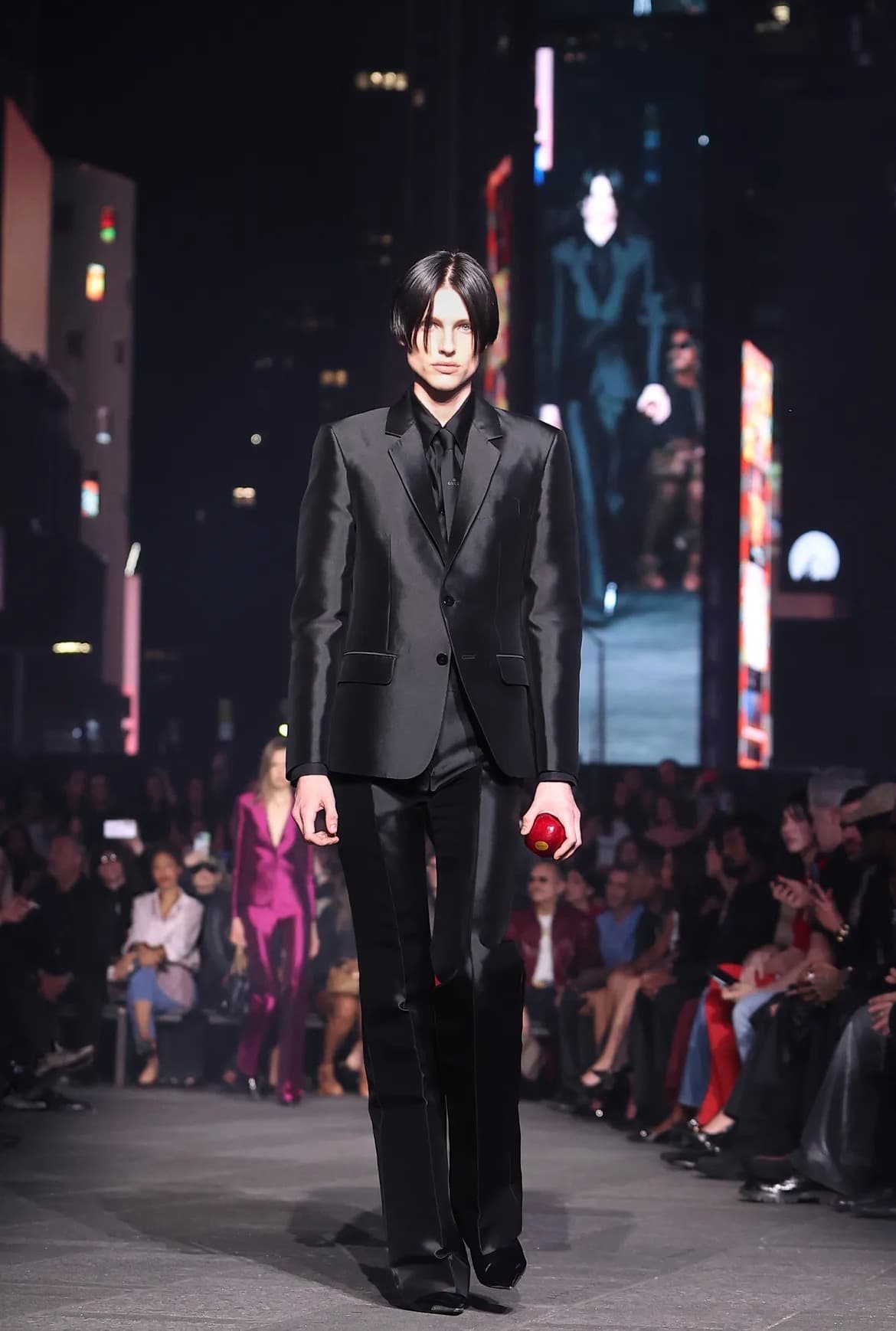 2027 cruise koleksiyonlari gucci 04