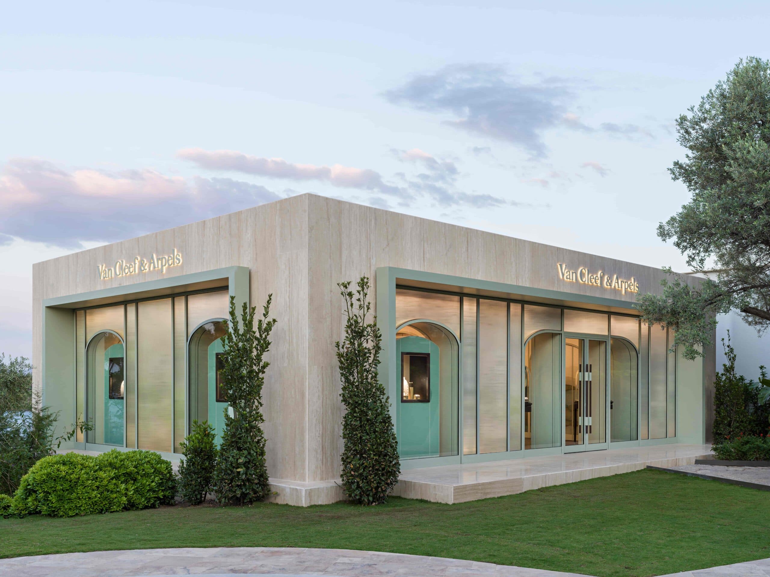 Van Cleef & Arpels Bodrum Butiği Kapılarını Açıyor