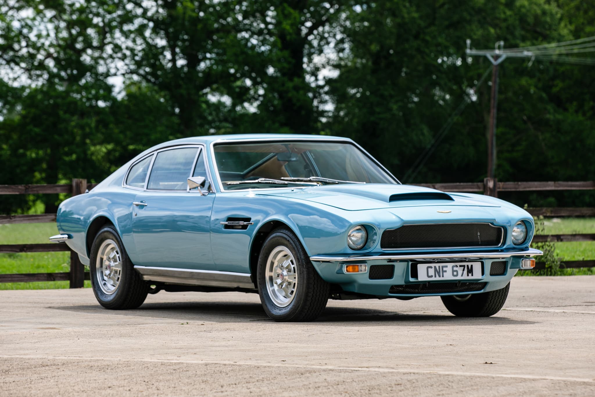 Hamilton Aston Martin V8 Series