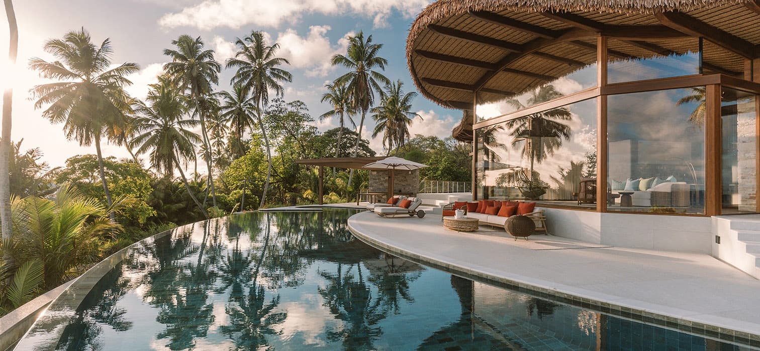 Pools with Refreshing Views