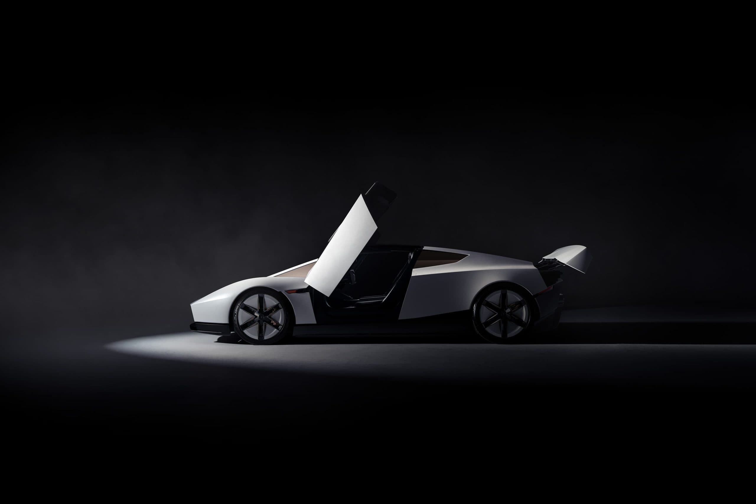 Tesla’nın Uçan Otomobili Roadster Tanıtıldı