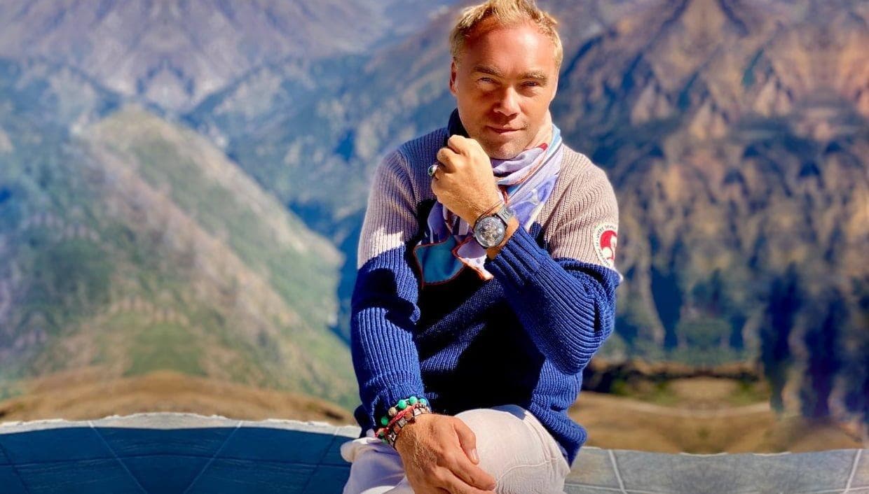 Himalaya Kayalıklarından Bir Saat