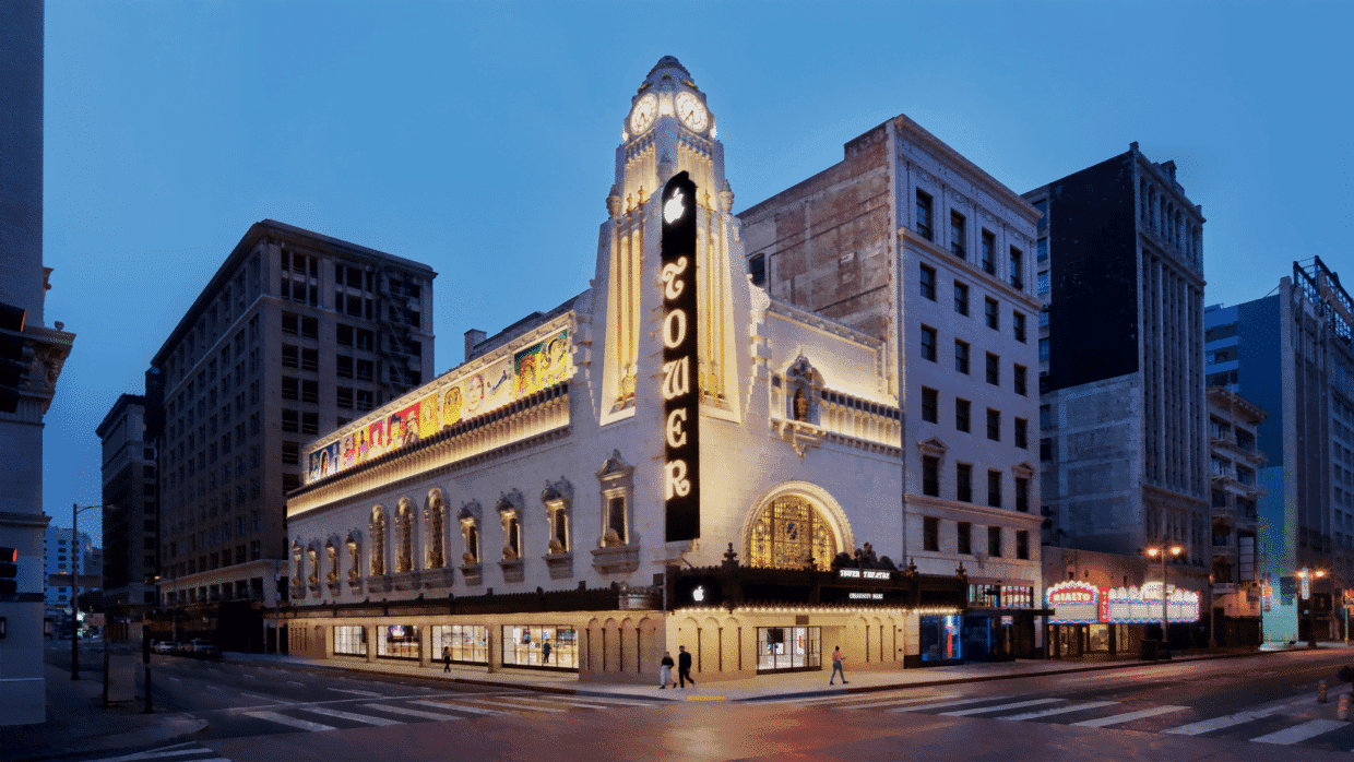 Bu görsel boş bir alt niteliğe sahip; dosya adı apple_nso-preview-tower-theater-la_street-view_screen-1240x698.png