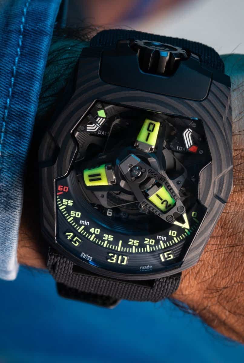 8 210622 ur220 selection hr84 121a99302