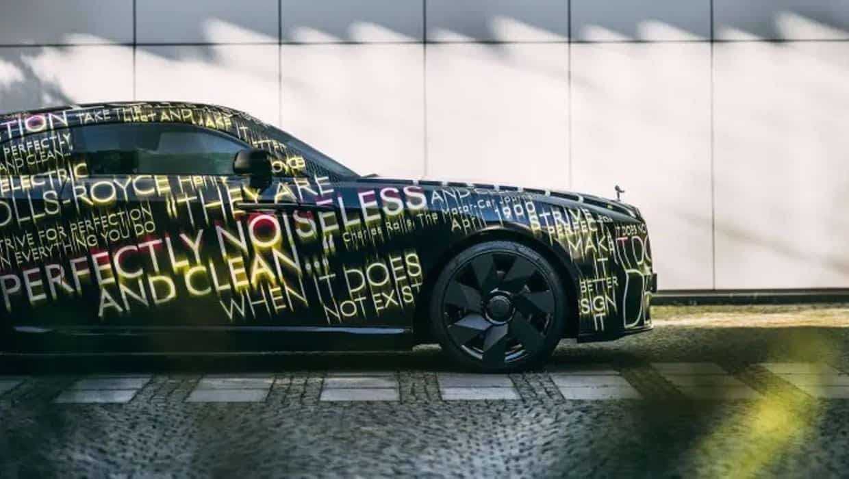 Ilk Tamamen Elektrikli Rolls Royce Spectres