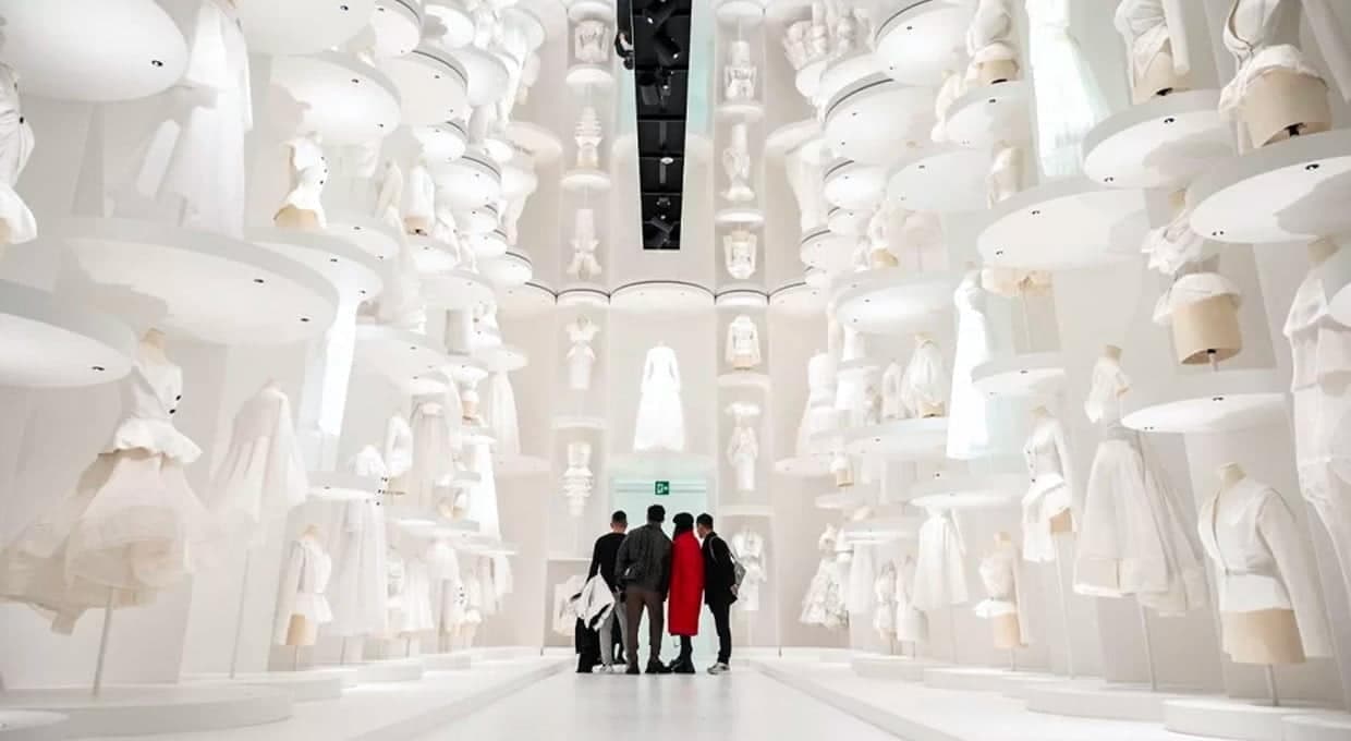 Dior Presents Its History in Japan