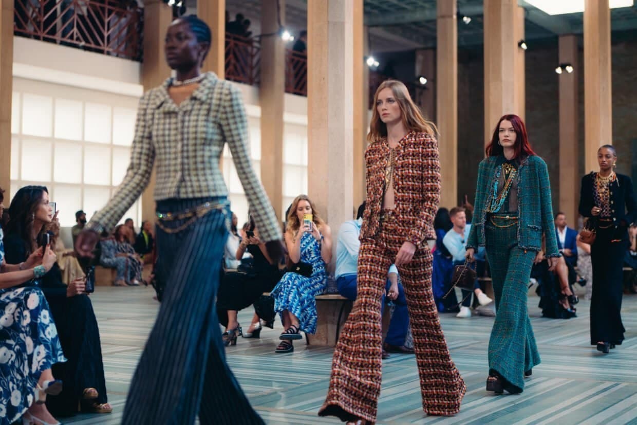 Chanel 2022 23 Metiers Dart Show Finale Copyright Chanel 41 Hd