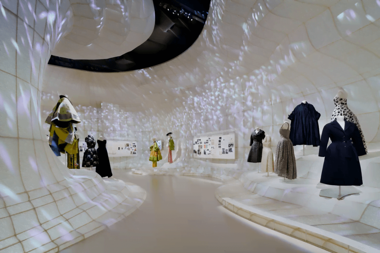 Dior Presents Its History in Japan
