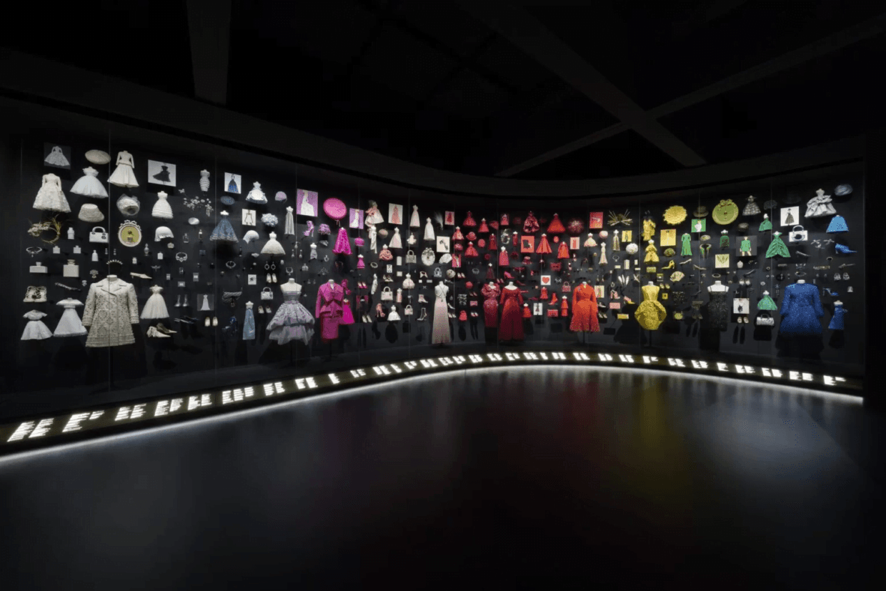 Dior Presents Its History in Japan