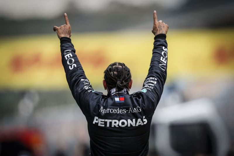 800 Formula1tuumlrkiyegp039simercedes Amgpetronaslewishamilton15