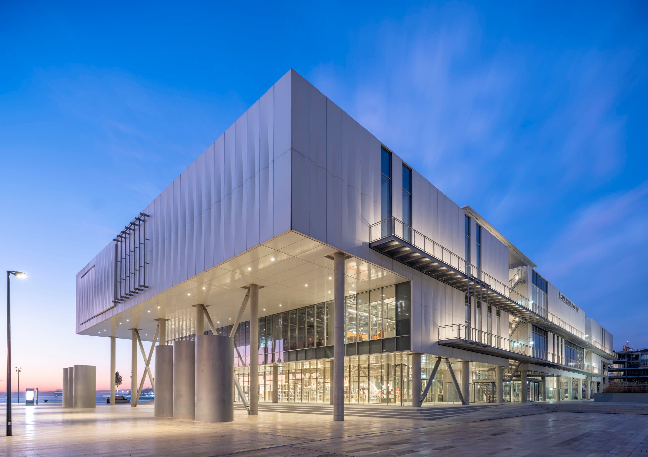 İstanbul Modern By Cemal Emden