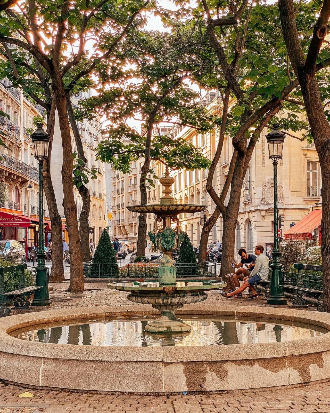 24104643 ruemargaux 1671818665 2999754845868373729 1722773717 cover