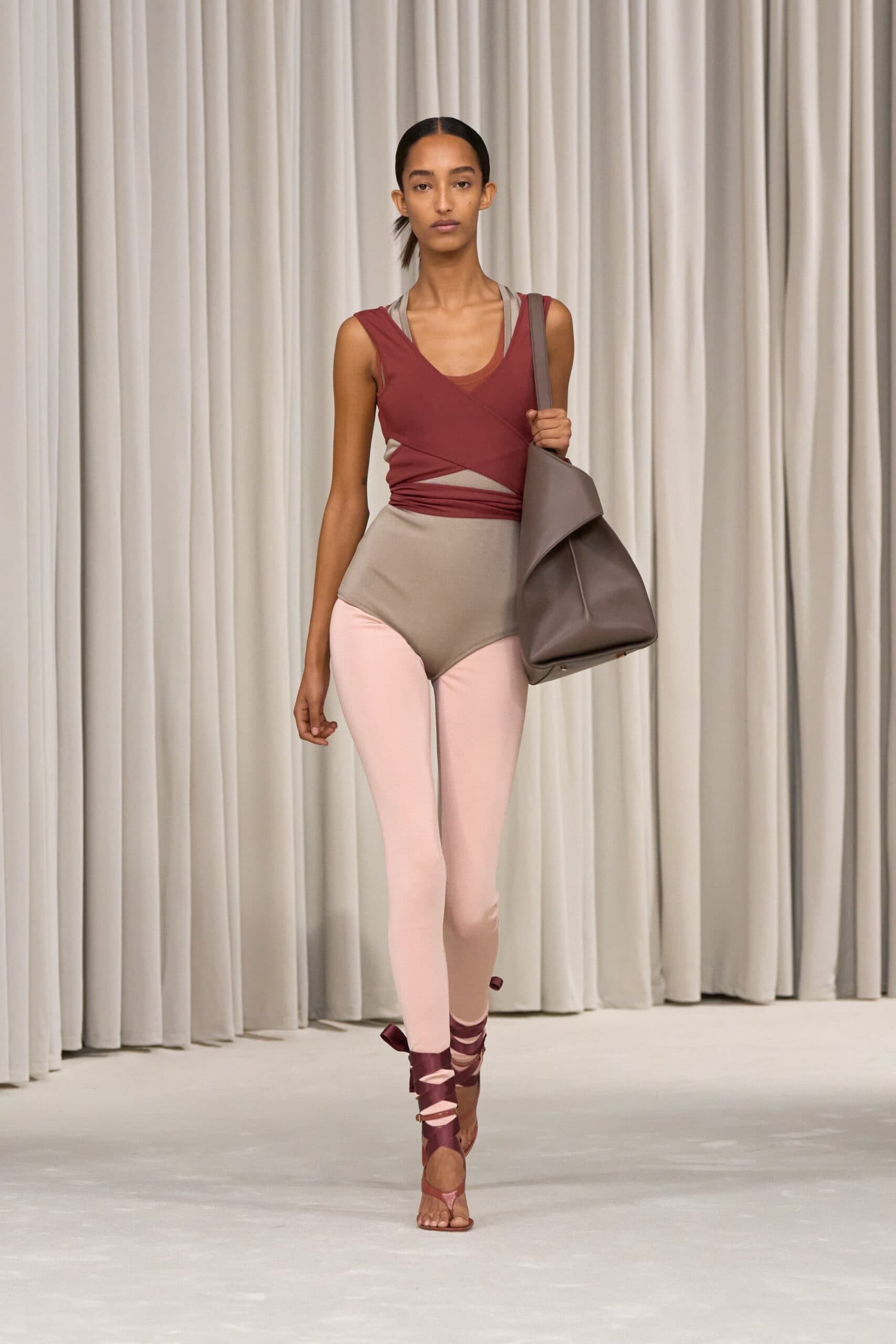 Milano Moda Haftasi İlkbahar Yaz 2025 Ferragamo 02