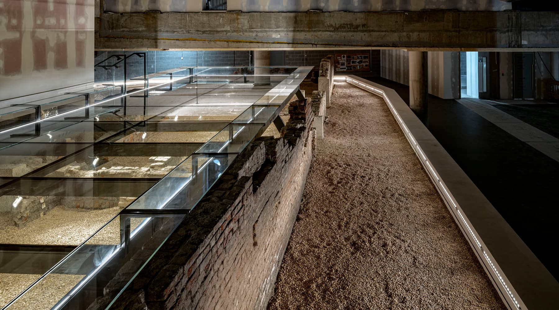 The Museum Of Shakespeare The Stage İnterior Shot Showing Archaeology İn Situ 3 C Timothy Soar