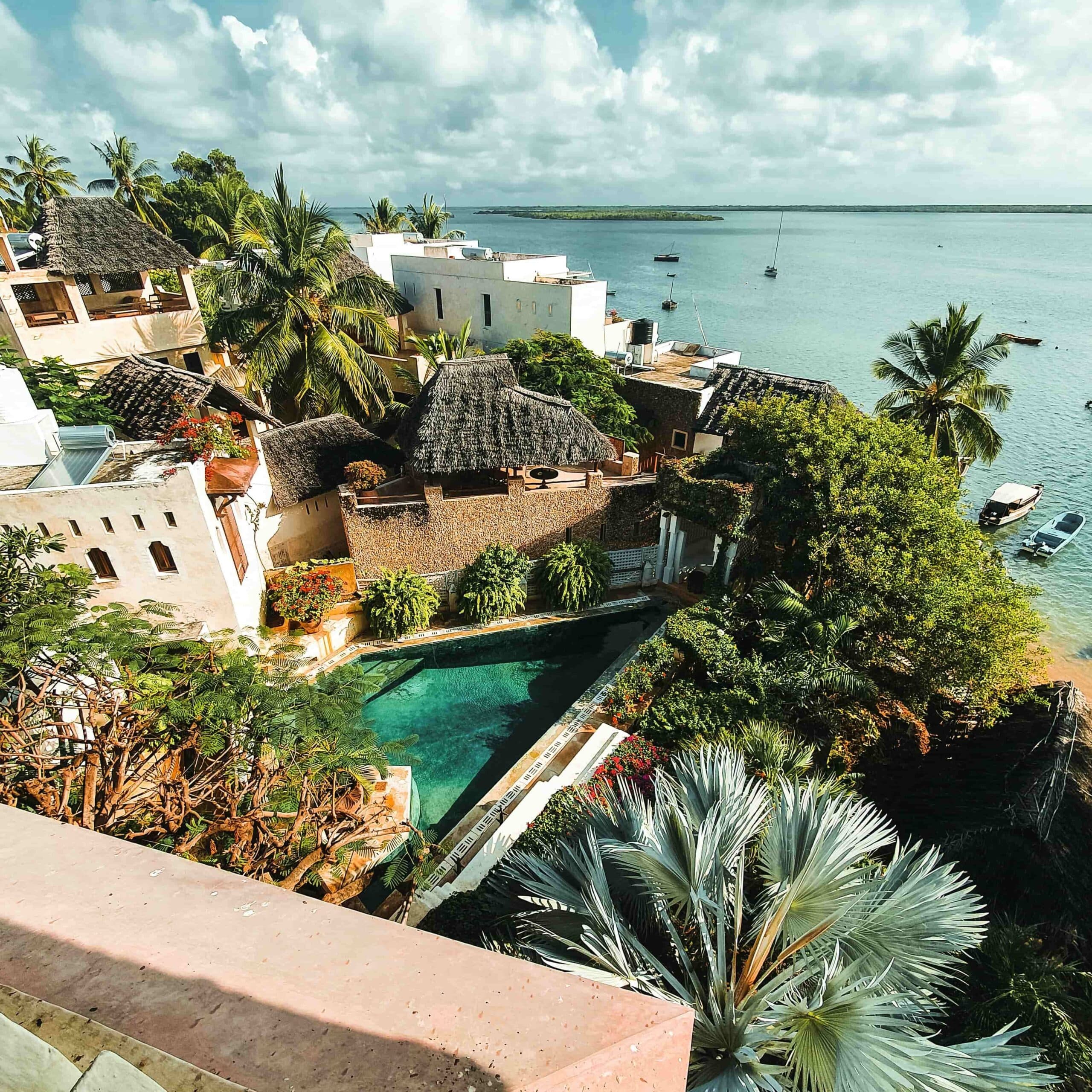 arabasiz sehirler lamu kenya edited