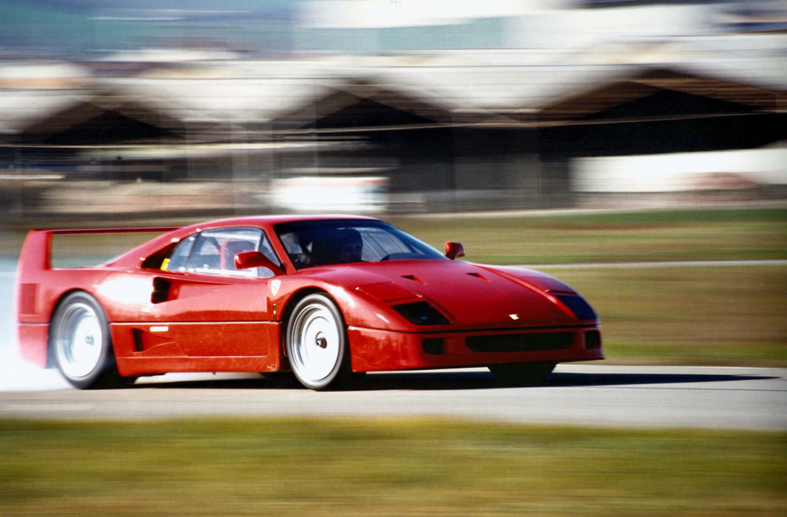 Ferrarinin Efsanevi Yildonumu Modelleri F F40 01