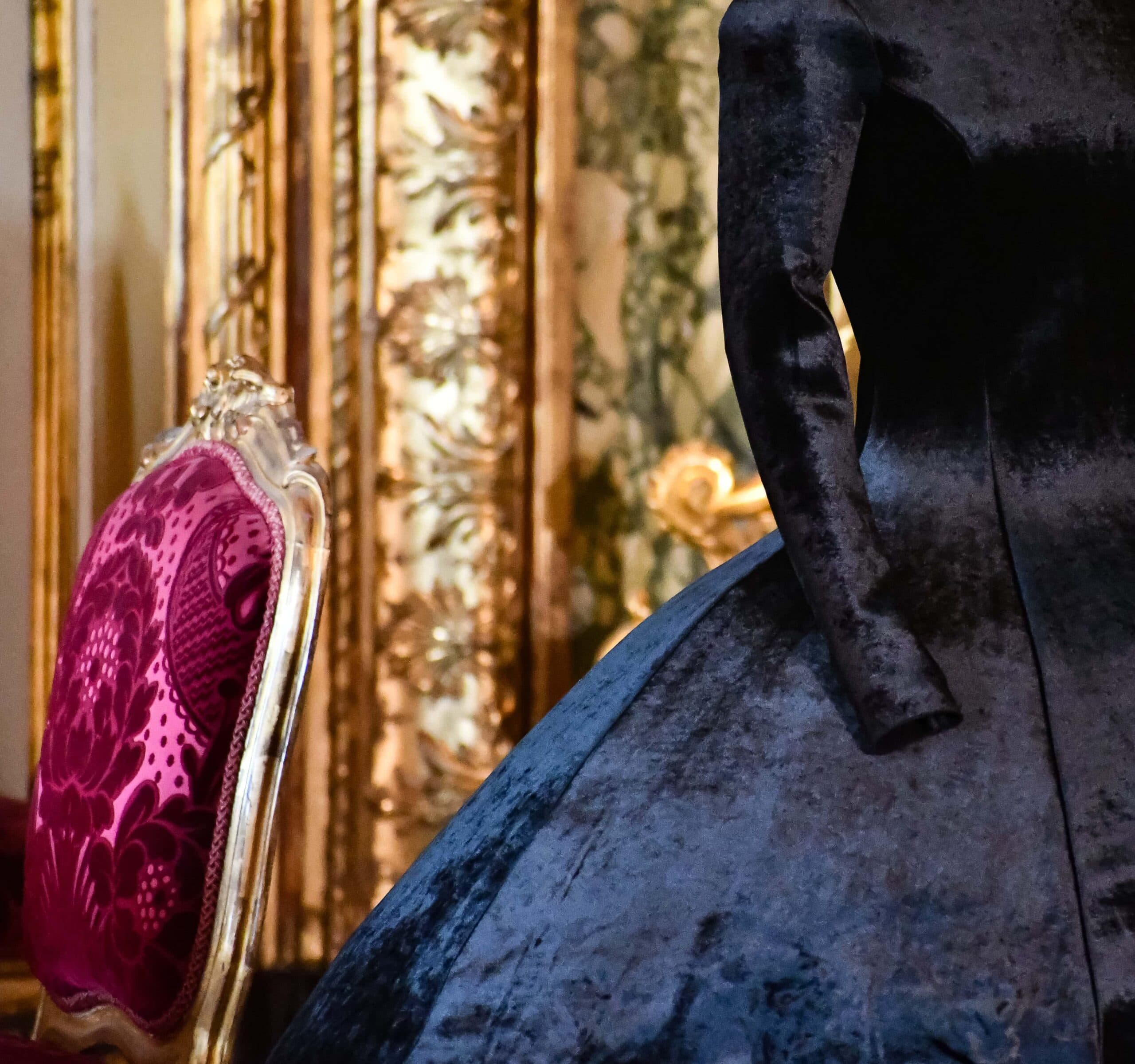 LOUVRE COUTURE Balenciaga © Musee du Louvre Nicolas Bousser