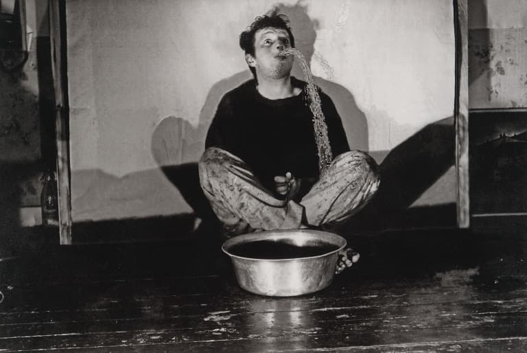 heykel olma tesebbusu 1 Franz Erhard Walther Attempt to be a Sculpture