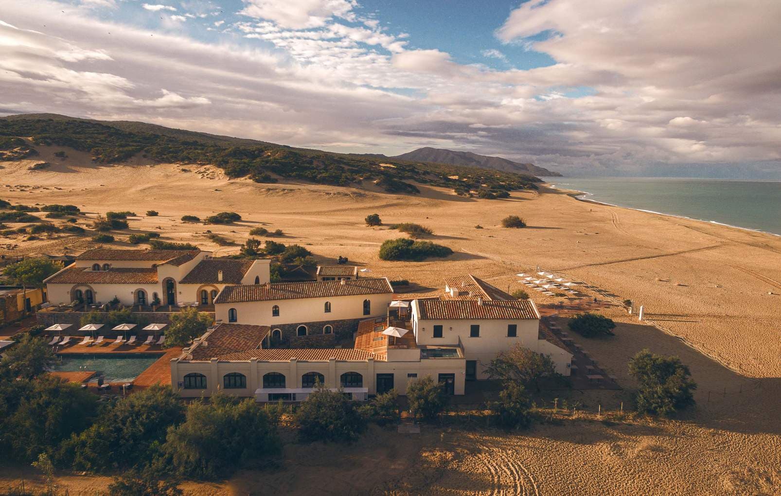 dunyanin en sik sanat otelleri Hotel Le Dune Piscinas2